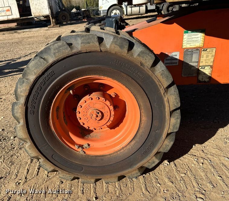 image for item DW4275 2000 JLG 450AJ boom lift