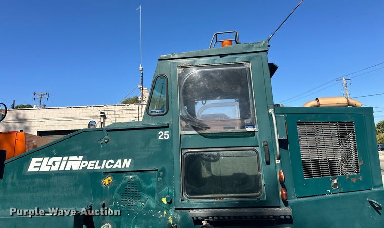 image for item DW4290 2004 Elgin Pelican street sweeper