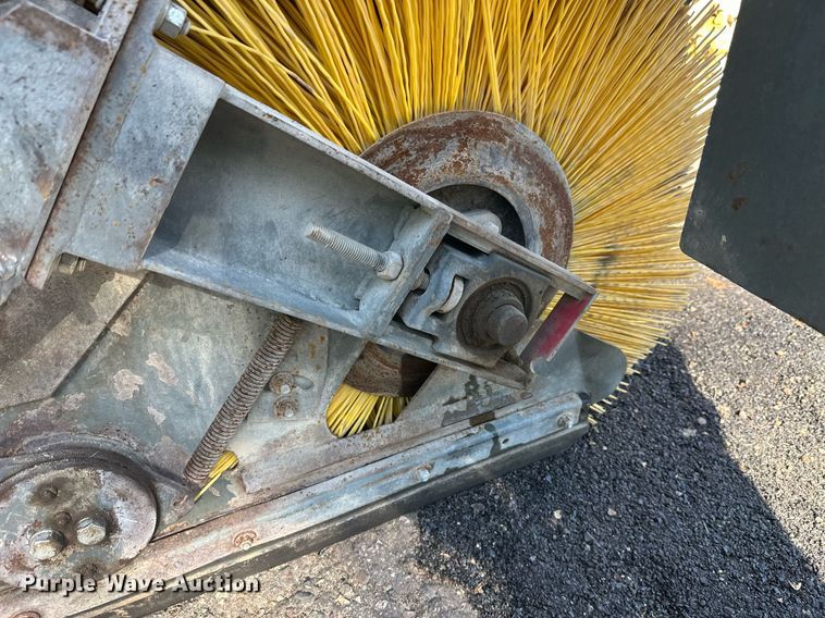 image for item DW4290 2004 Elgin Pelican street sweeper