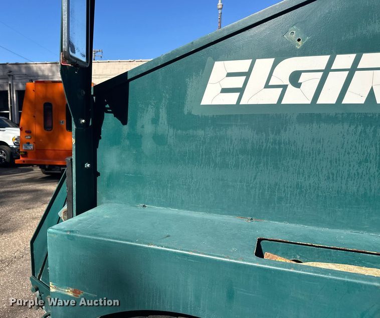 image for item DW4290 2004 Elgin Pelican street sweeper