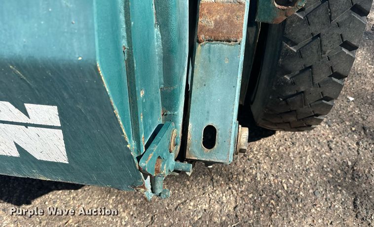 image for item DW4290 2004 Elgin Pelican street sweeper