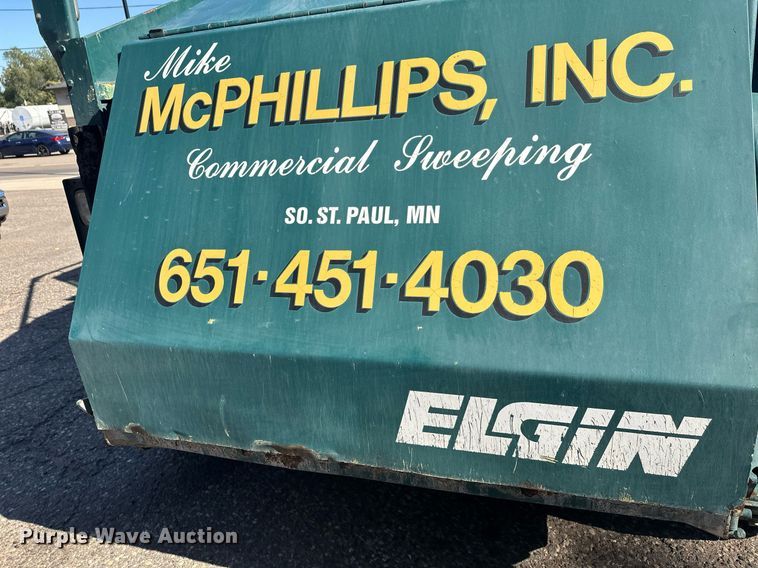 image for item DW4290 2004 Elgin Pelican street sweeper