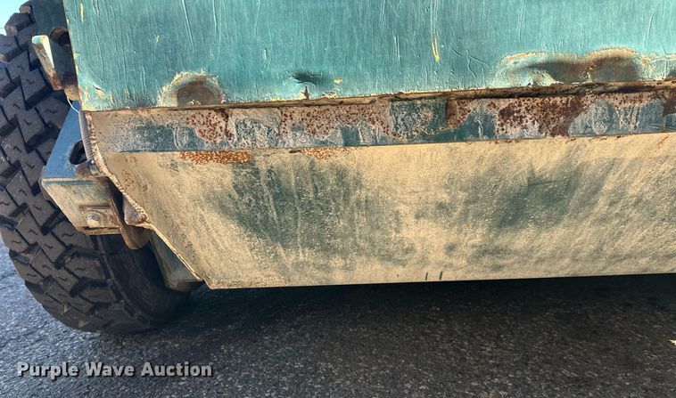 image for item DW4290 2004 Elgin Pelican street sweeper