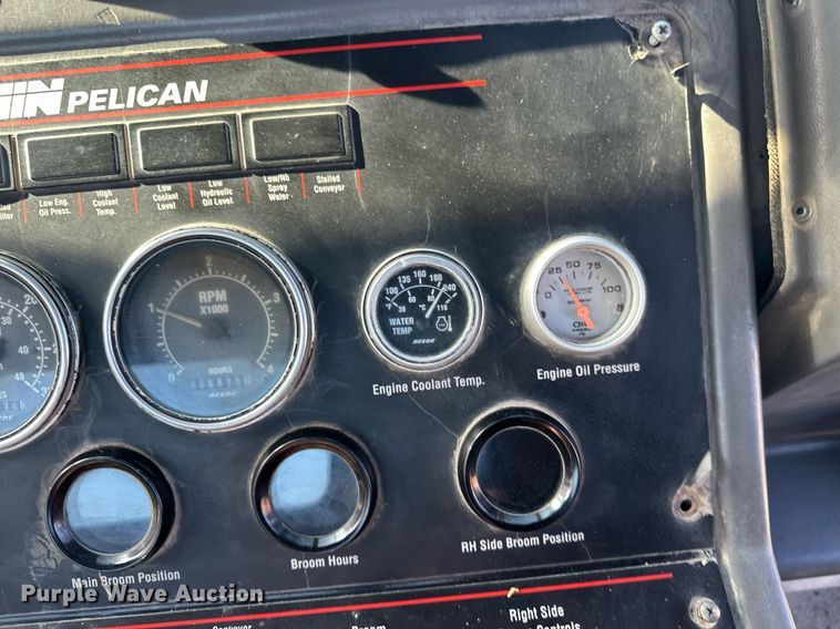 image for item DW4290 2004 Elgin Pelican street sweeper