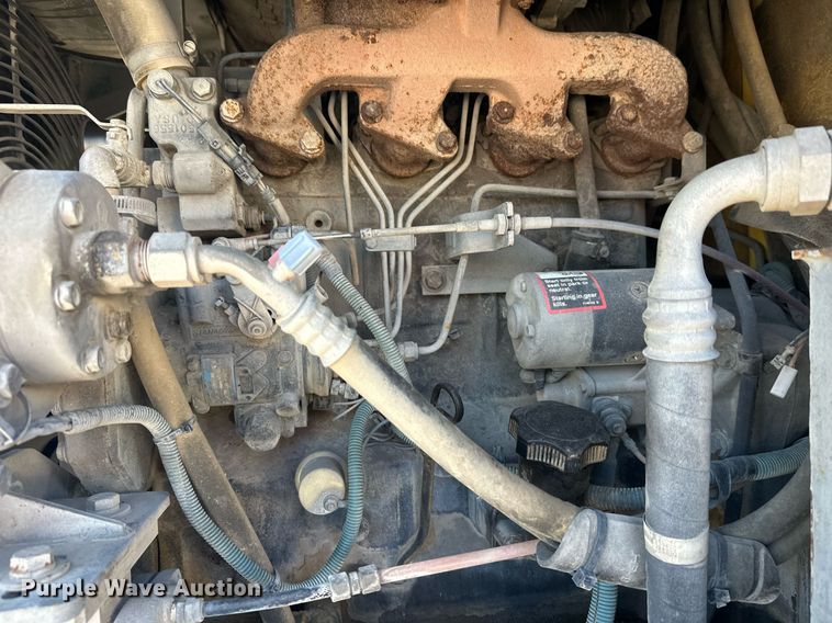 image for item DW4290 2004 Elgin Pelican street sweeper