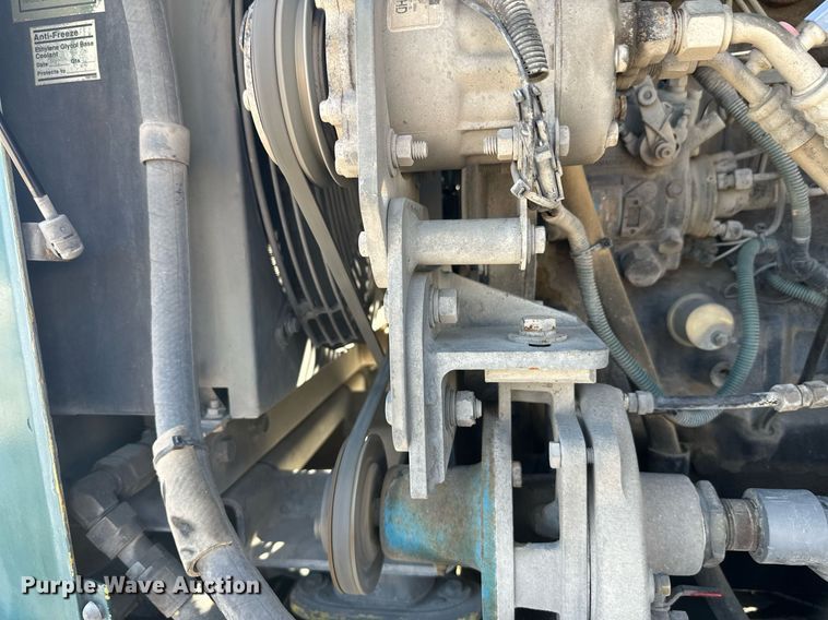 image for item DW4290 2004 Elgin Pelican street sweeper