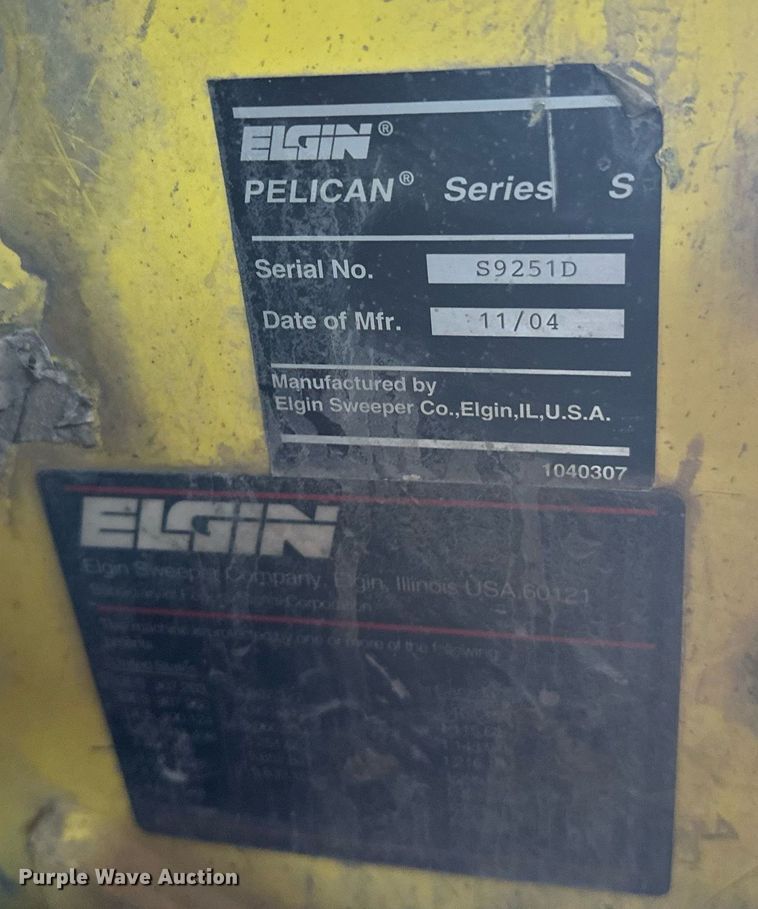 image for item DW4290 2004 Elgin Pelican street sweeper