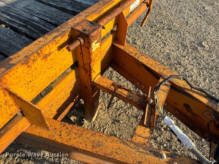 image for item DW6613 1999 Econoline MP423DE equipment trailer