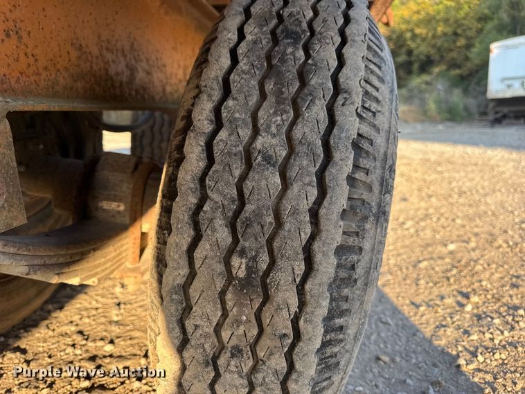 image for item DW6613 1999 Econoline MP423DE equipment trailer