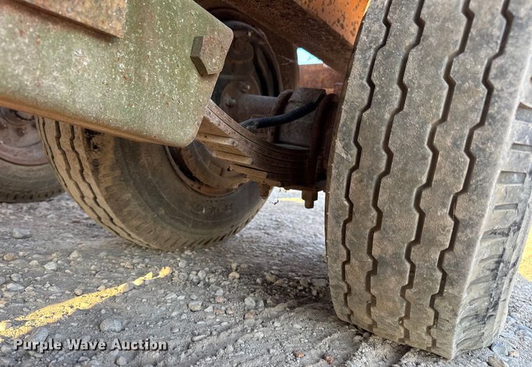 image for item DW6613 1999 Econoline MP423DE equipment trailer