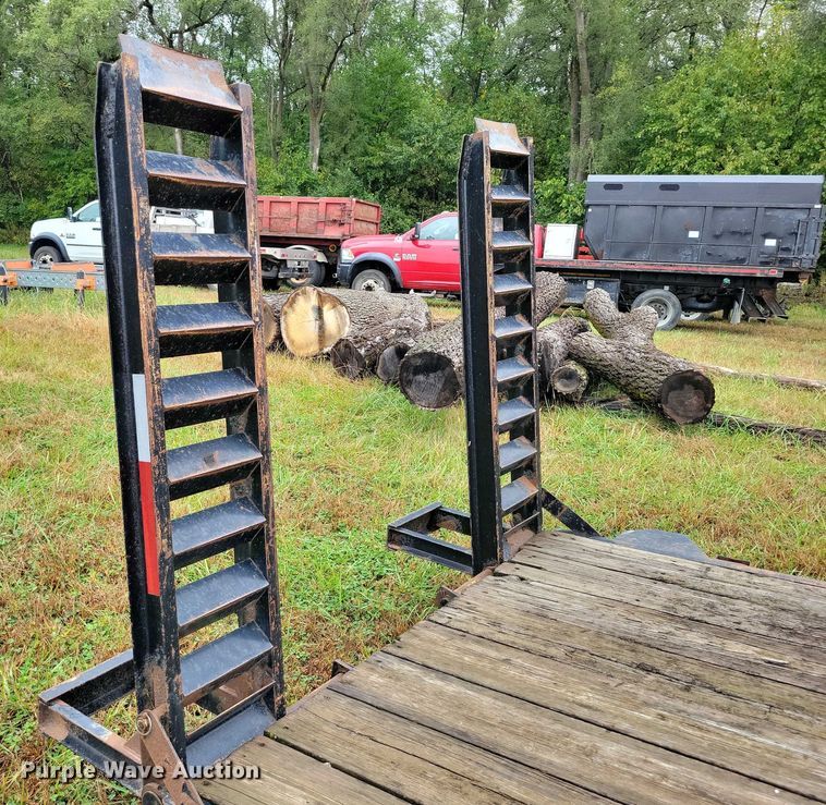 image for item DX6473 2006 Felling equipment trailer