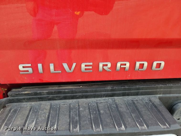 image for item DX6474 2016 Chevrolet Silverado 2500HD Crew Cab pickup truck