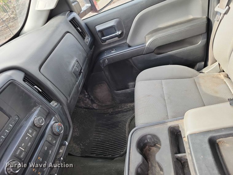 image for item DX6474 2016 Chevrolet Silverado 2500HD Crew Cab pickup truck