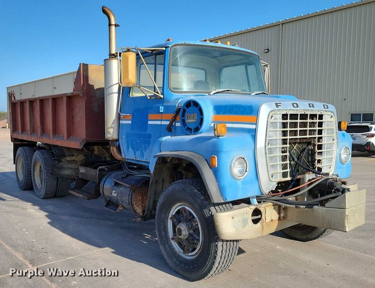 image for item DX7196 1979 Ford 9000 dump truck