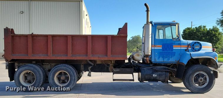 image for item DX7196 1979 Ford 9000 dump truck