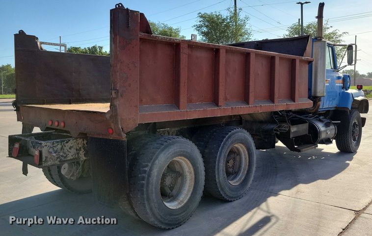 image for item DX7196 1979 Ford 9000 dump truck