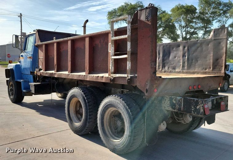 image for item DX7196 1979 Ford 9000 dump truck