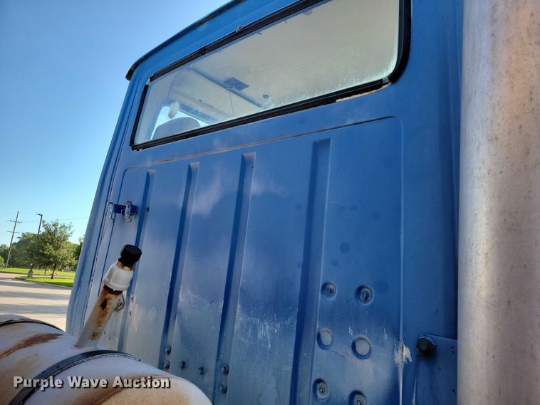 image for item DX7196 1979 Ford 9000 dump truck