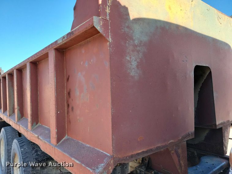 image for item DX7196 1979 Ford 9000 dump truck