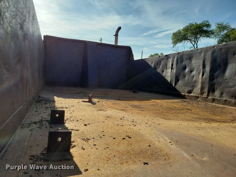 image for item DX7196 1979 Ford 9000 dump truck