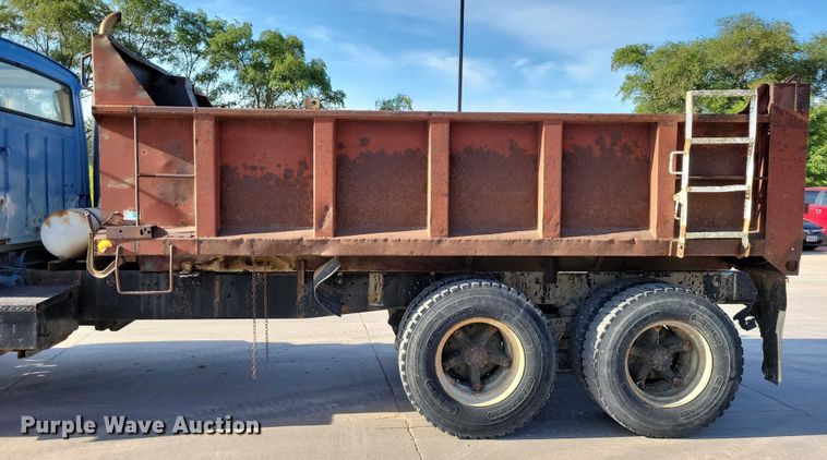 image for item DX7196 1979 Ford 9000 dump truck