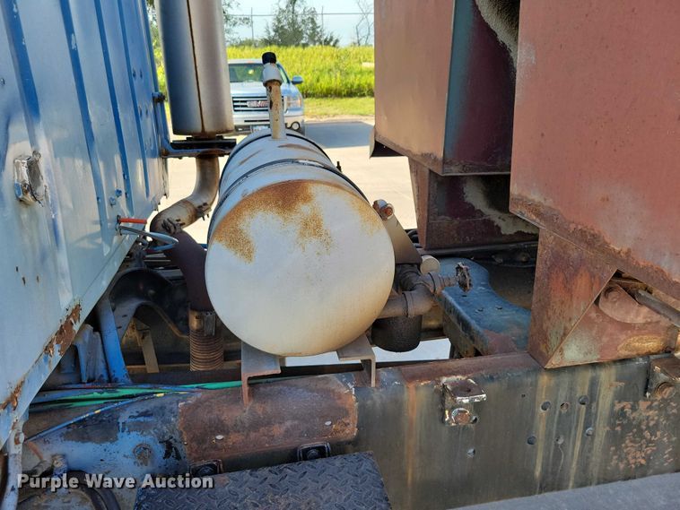 image for item DX7196 1979 Ford 9000 dump truck