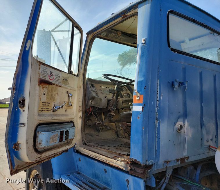 image for item DX7196 1979 Ford 9000 dump truck