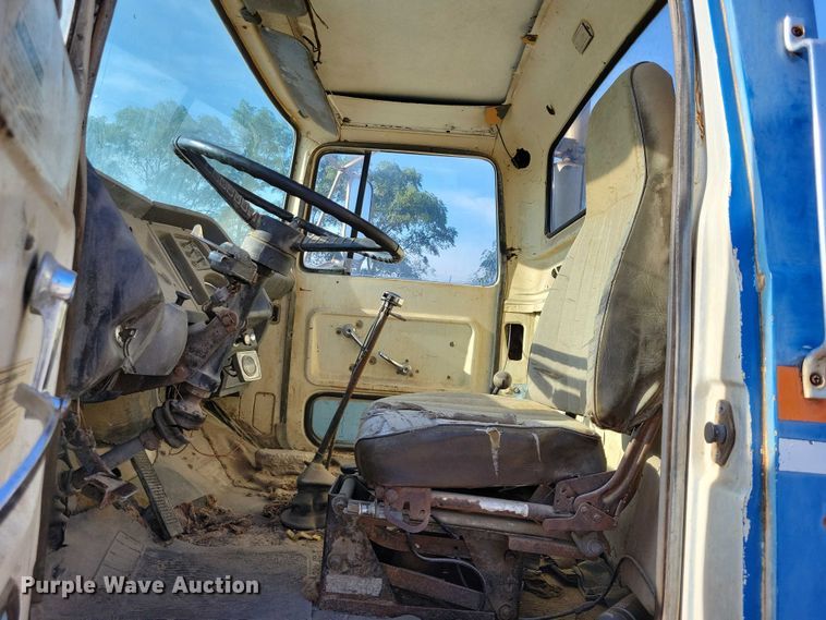 image for item DX7196 1979 Ford 9000 dump truck