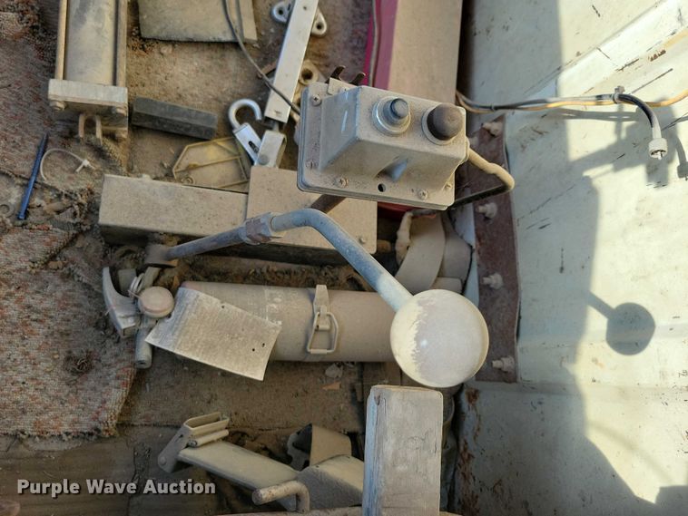 image for item DX7196 1979 Ford 9000 dump truck