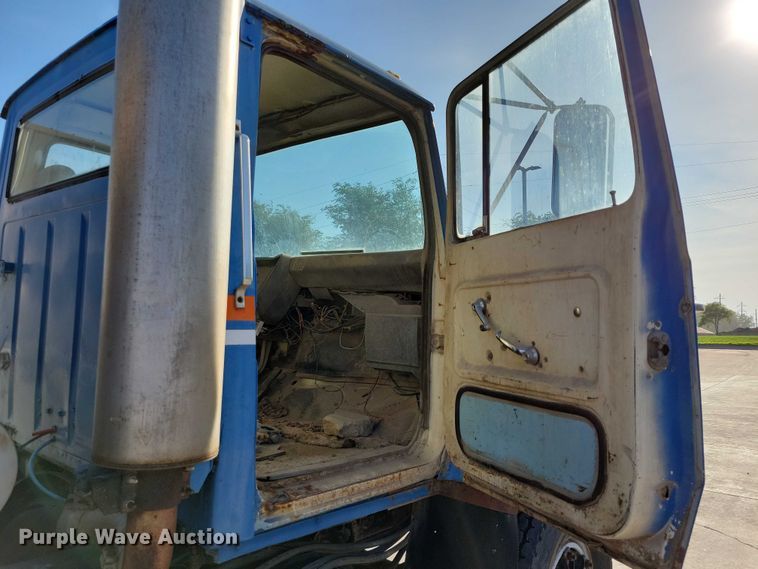image for item DX7196 1979 Ford 9000 dump truck