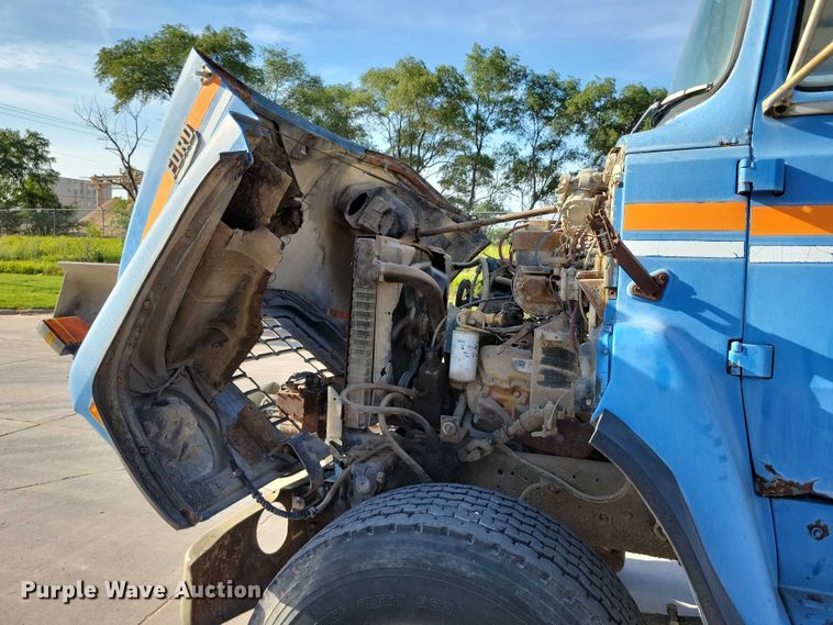 image for item DX7196 1979 Ford 9000 dump truck