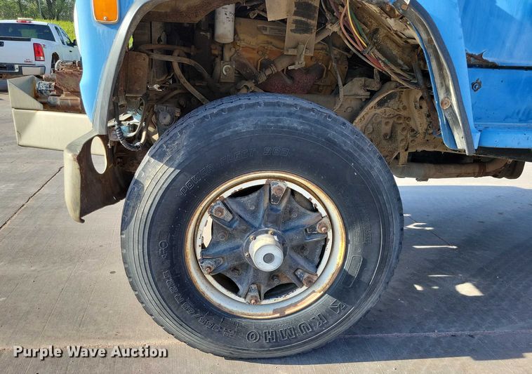 image for item DX7196 1979 Ford 9000 dump truck