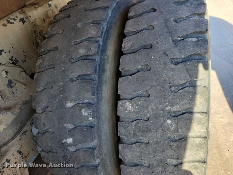 image for item DX7196 1979 Ford 9000 dump truck