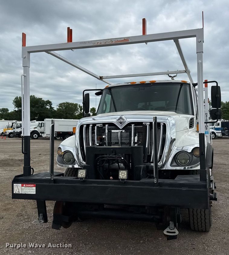 image for item DY0061 2008 International 7500  Crew Cab crane truck