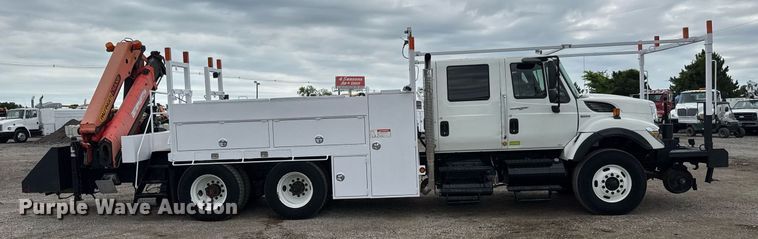 image for item DY0061 2008 International 7500  Crew Cab crane truck