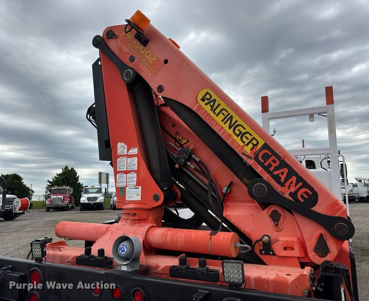 image for item DY0061 2008 International 7500  Crew Cab crane truck