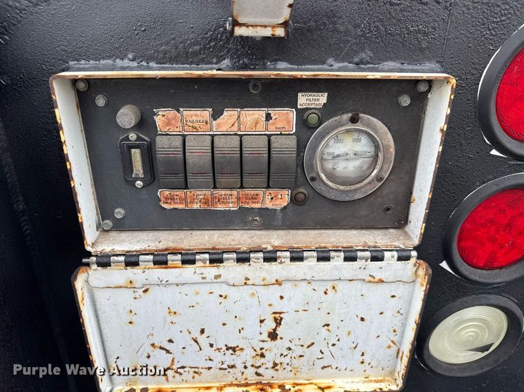 image for item DY0061 2008 International 7500  Crew Cab crane truck