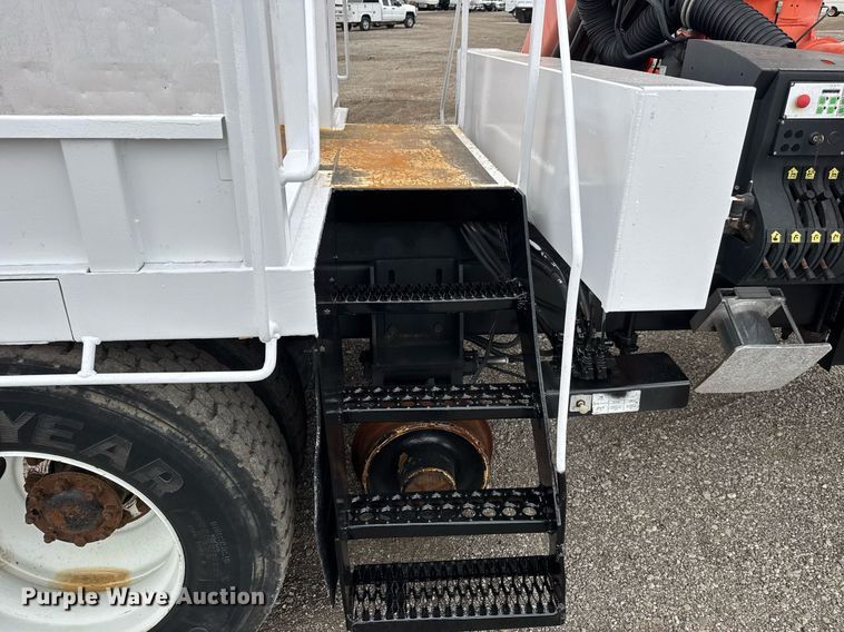 image for item DY0061 2008 International 7500  Crew Cab crane truck