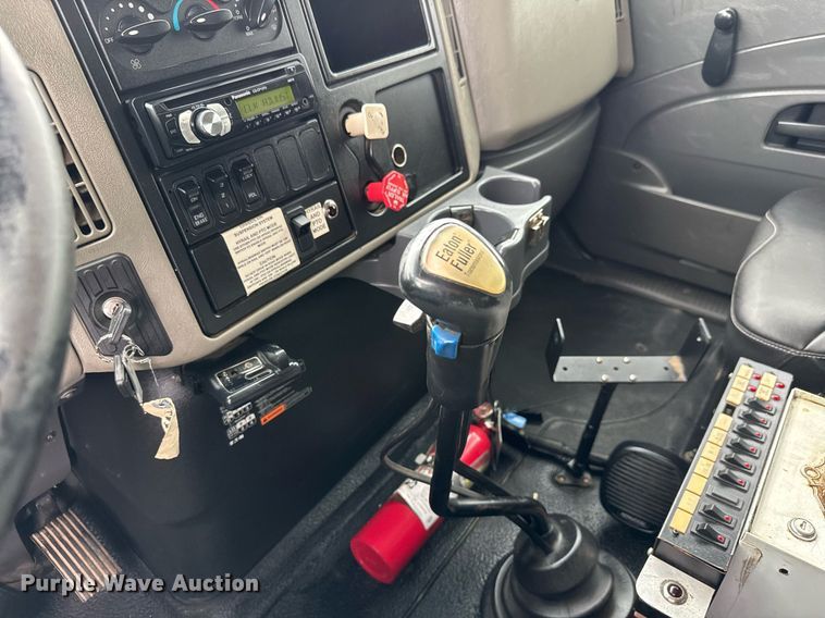 image for item DY0061 2008 International 7500  Crew Cab crane truck