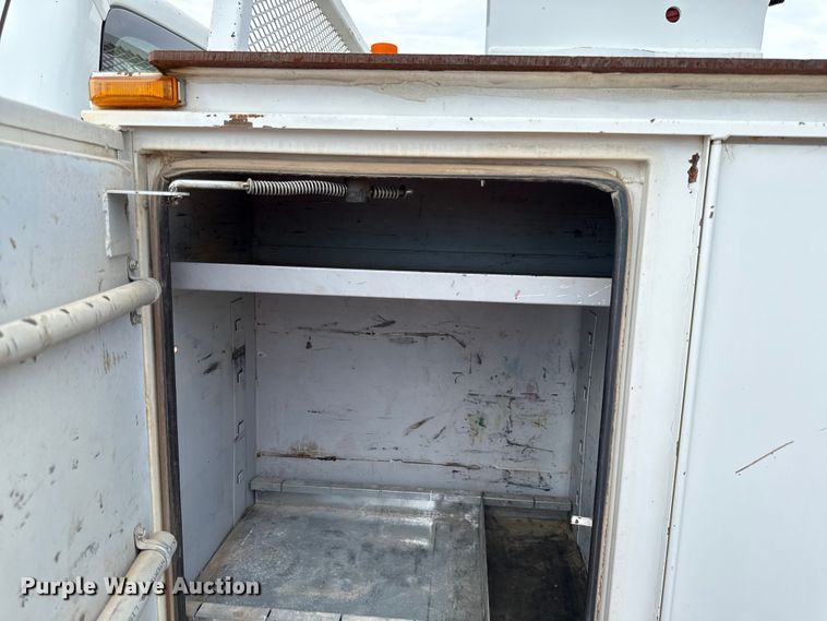 image for item DY8195 2009 Ford F550 Super Duty bucket truck