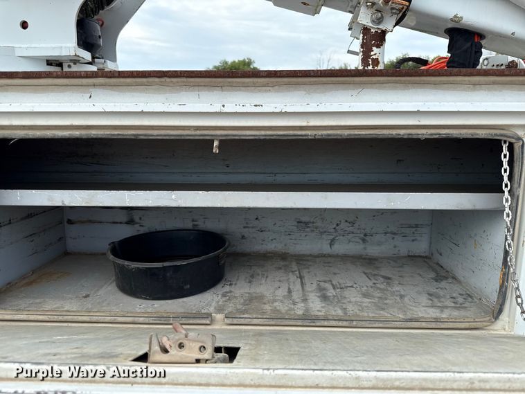 image for item DY8195 2009 Ford F550 Super Duty bucket truck