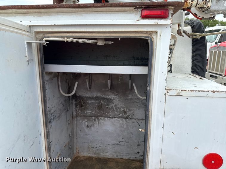 image for item DY8195 2009 Ford F550 Super Duty bucket truck