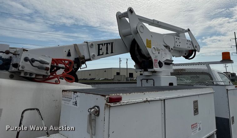 image for item DY8195 2009 Ford F550 Super Duty bucket truck
