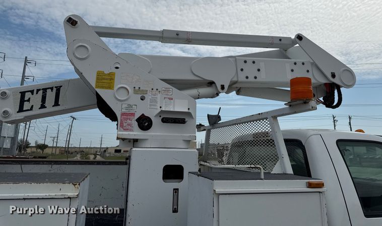 image for item DY8195 2009 Ford F550 Super Duty bucket truck