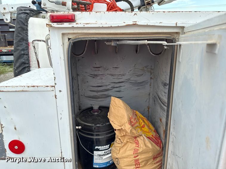 image for item DY8195 2009 Ford F550 Super Duty bucket truck