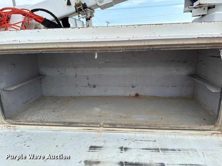 image for item DY8195 2009 Ford F550 Super Duty bucket truck