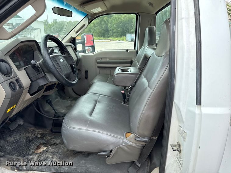 image for item DY8195 2009 Ford F550 Super Duty bucket truck