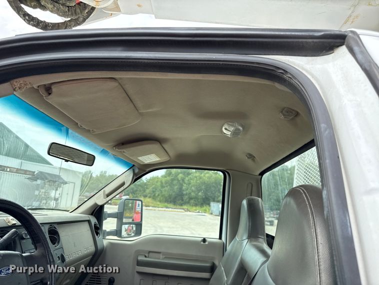 image for item DY8195 2009 Ford F550 Super Duty bucket truck