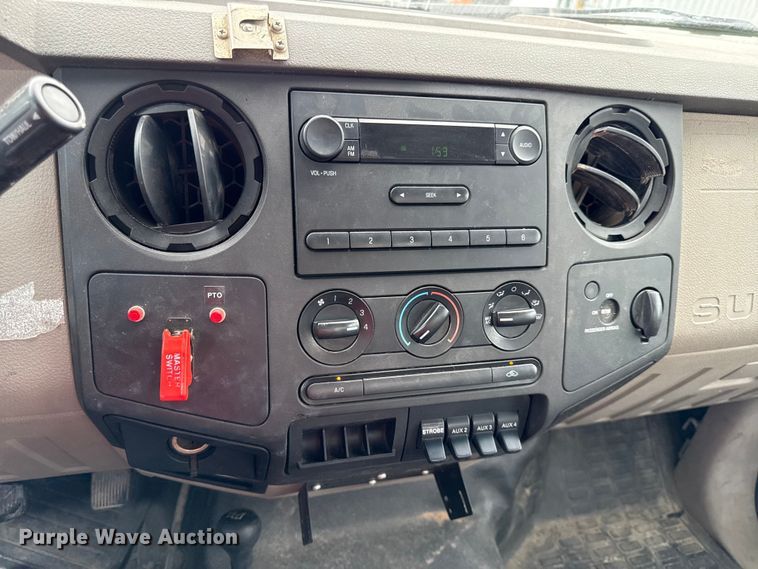 image for item DY8195 2009 Ford F550 Super Duty bucket truck