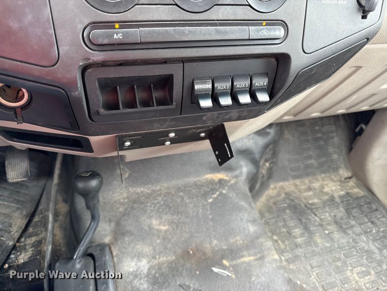 image for item DY8195 2009 Ford F550 Super Duty bucket truck